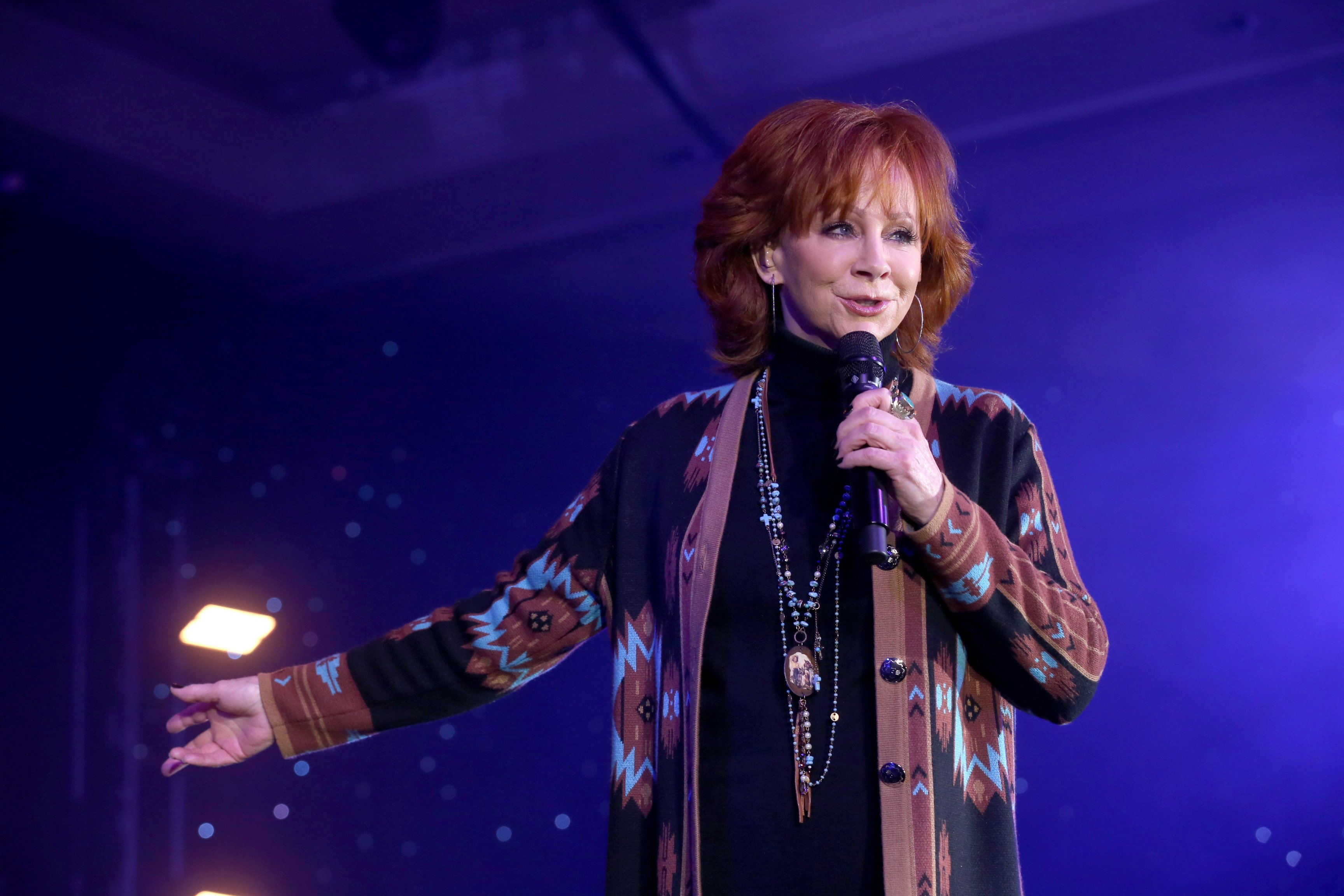 Reba McEntire performs onstage during Inaugural Gateway Celebrity Fight Night on March 12, 2022 in Phoenix, Arizona. | Source: Phillip Faraone/Getty Images 