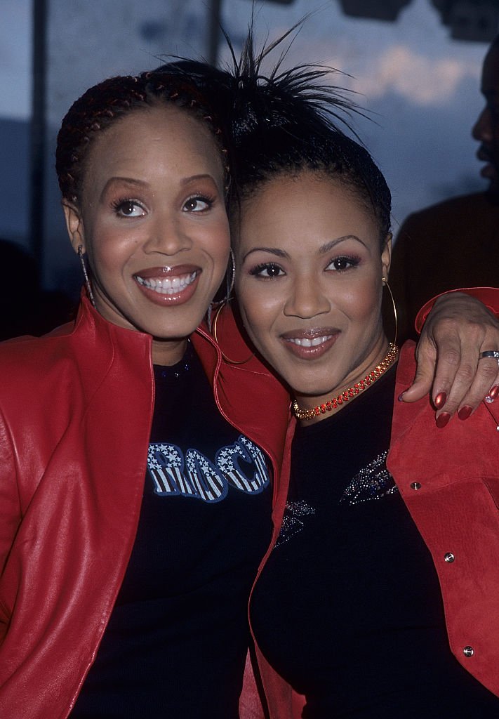 Tina Campbell and Erica Campbell attend the 15th Annual Soul Train Music Awards on February 28, 2001 | Photo: Getty Images