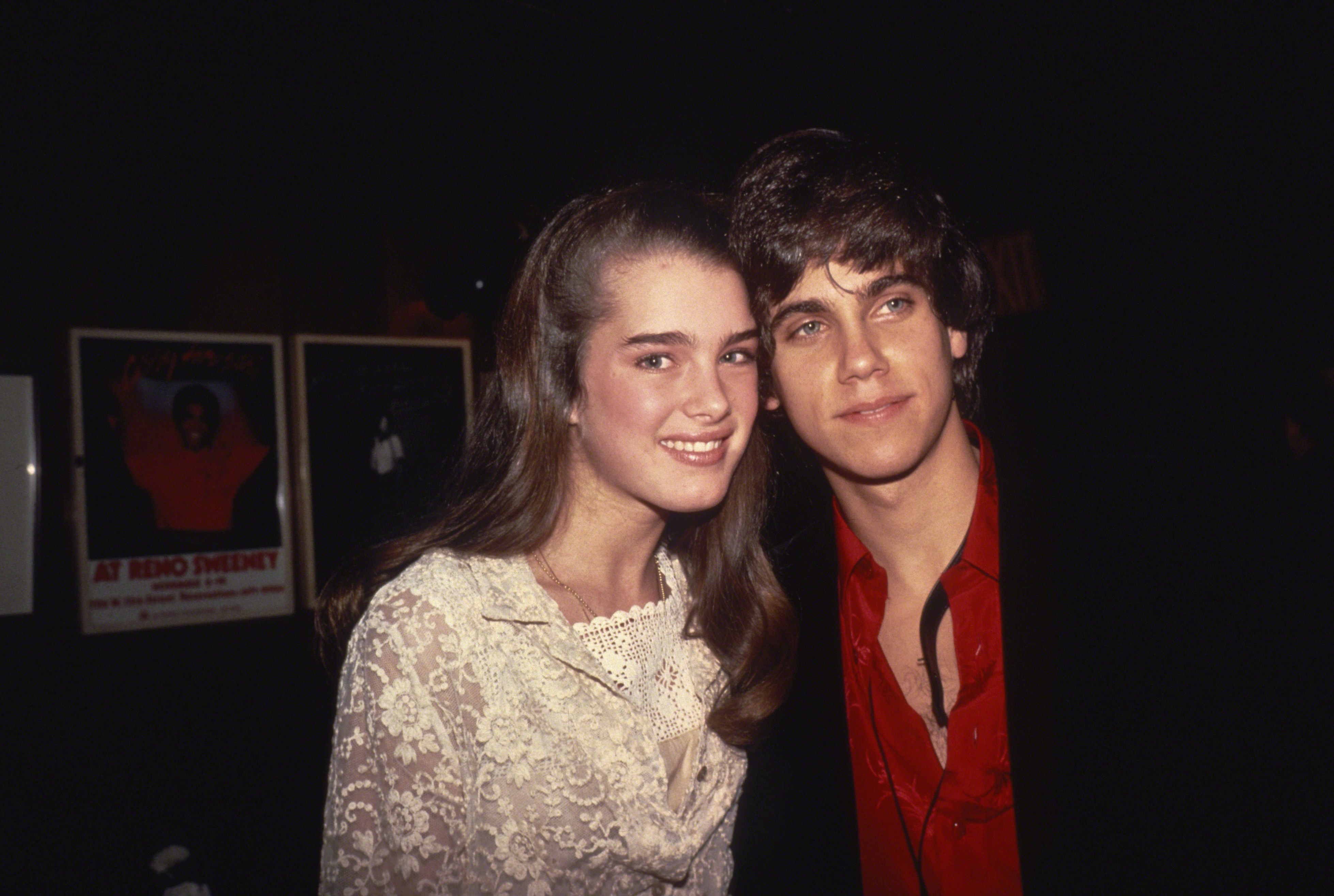 Brooke Shields and Robby Benson with guitar, circa 1980 | Source: Getty Images