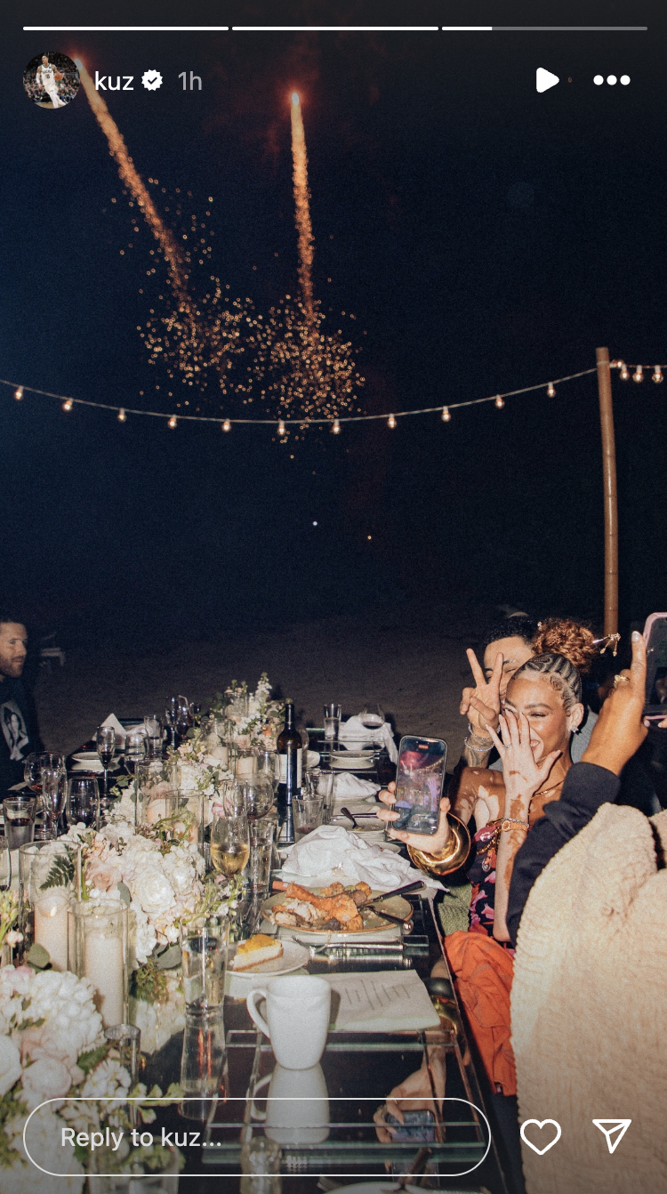 Kyle Kuzma and Winnie Harlow enjoy a beachside dinner with their loved ones | Source: Instagram/kuz