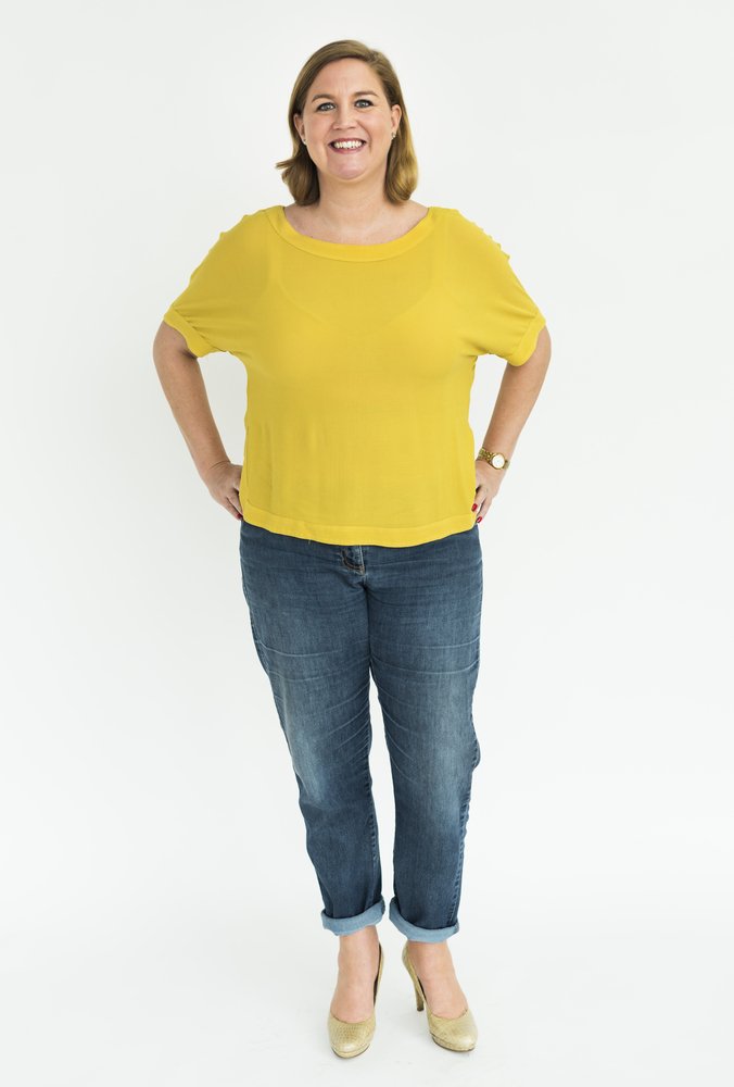 Une femme en surpoids | Source : shutterstock