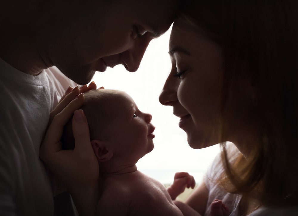 Pareja y bebé. | Foto: Shutterstock