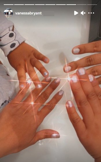 A photo of Vanessa Bryant and her baby girl Capri showing their nails off after it was done. | Photo: Instagram/Vanessabryant