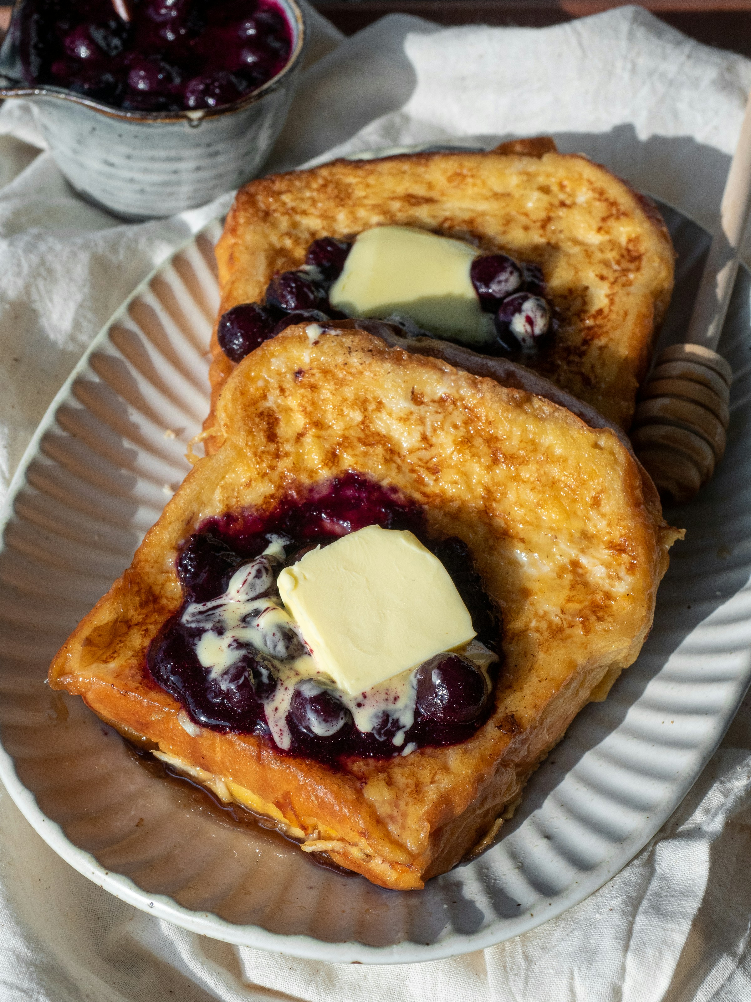 Buttered toast with jam | Source: Unsplash