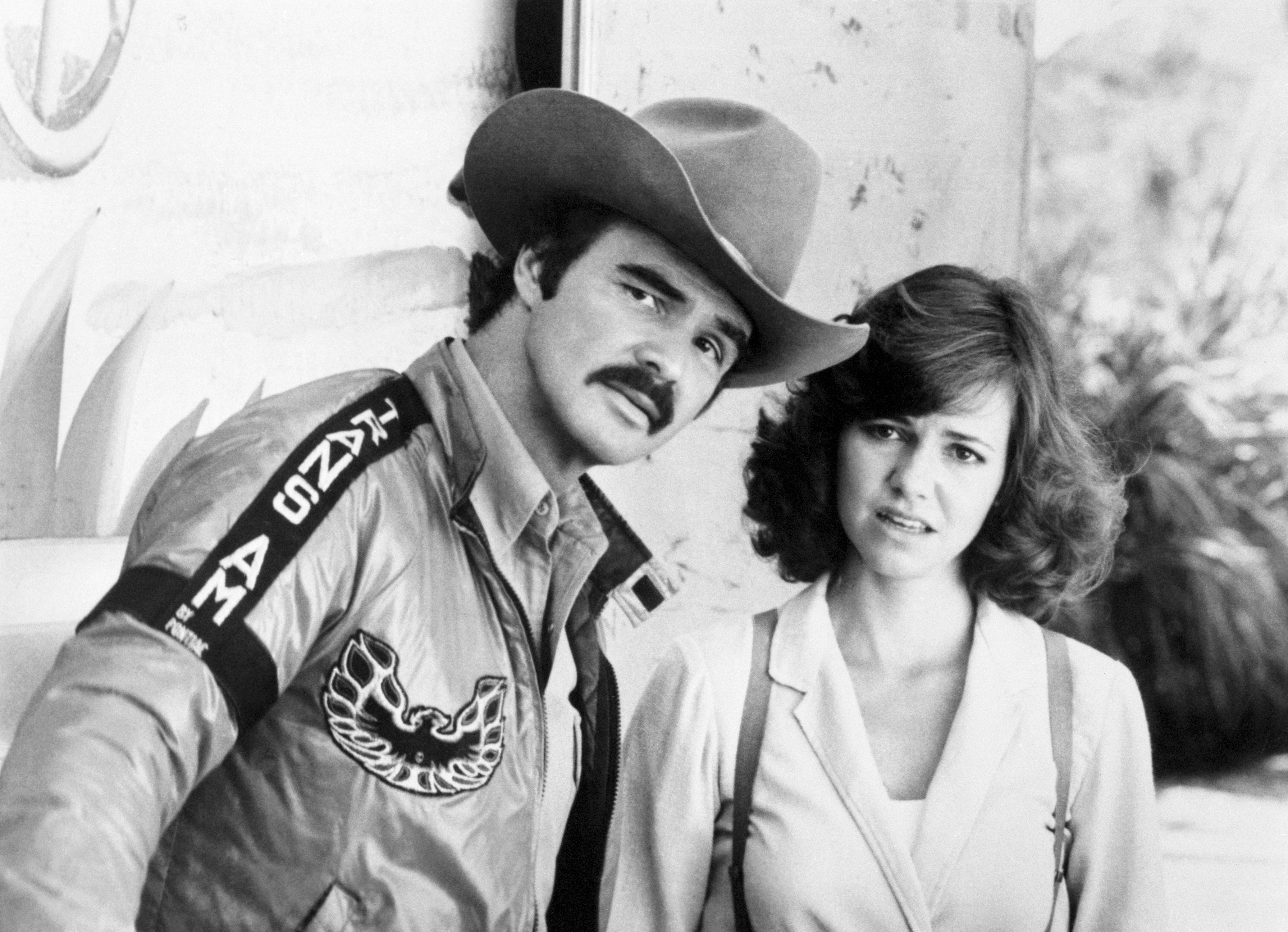 Burt Reynolds and Sally Field pictured in a scene from the movie "Smokey and the Bandit III," on August 8, 1980┃Source: Getty Images