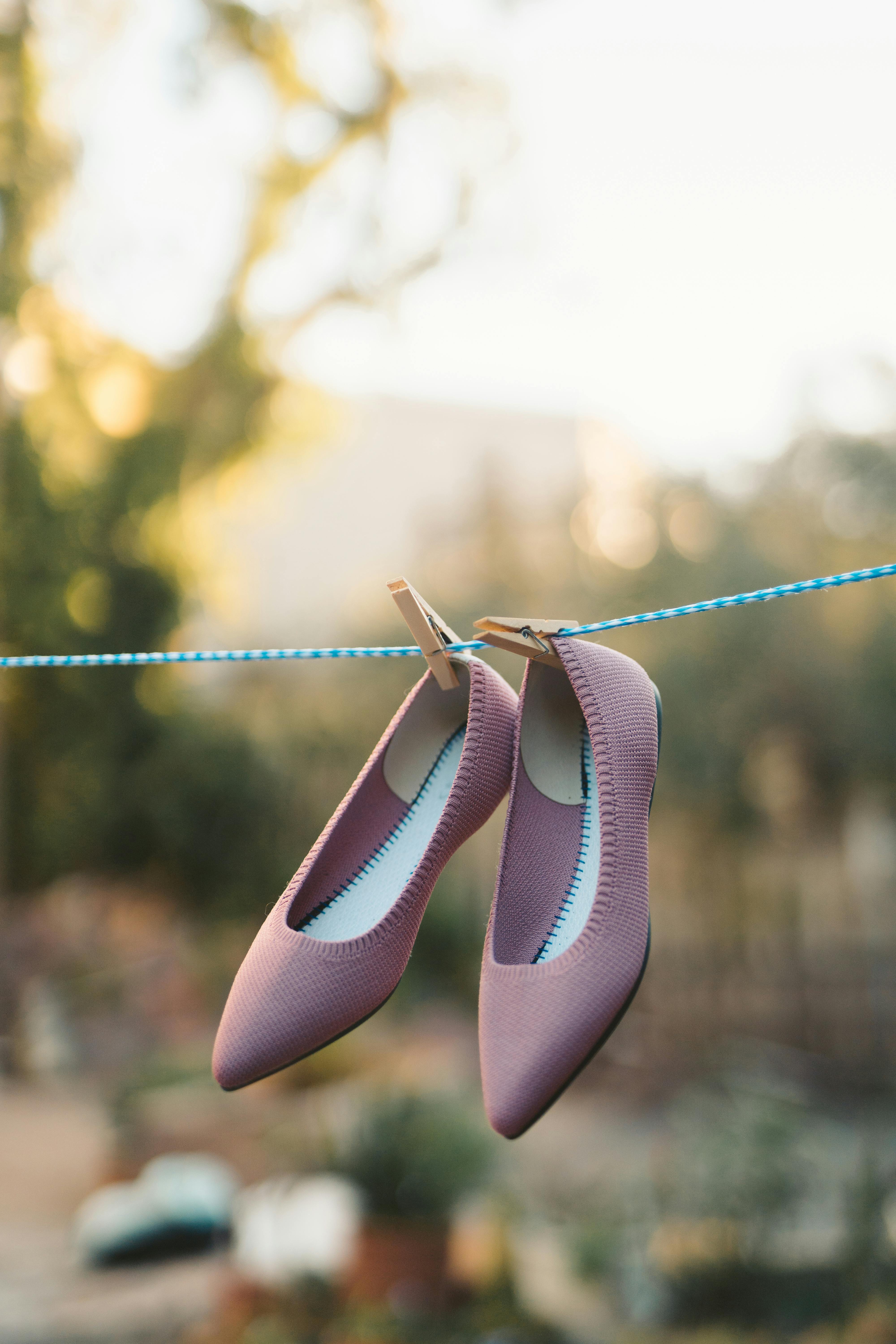 A pair of flats with foam insoles | Source: Pexels