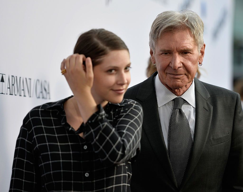 Georgia y Harrison Ford en el estreno de "Paranoia" el 8 de agosto de 2013 en Los Ángeles, California. | Foto: Getty Images