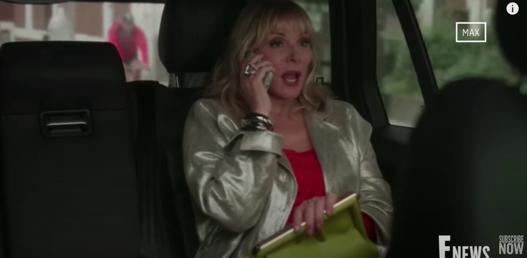 Kim Cattrall in her "And Just Like That..." cameo as Samantha Jones on August 30, 2023 | Source: YouTube/E! News