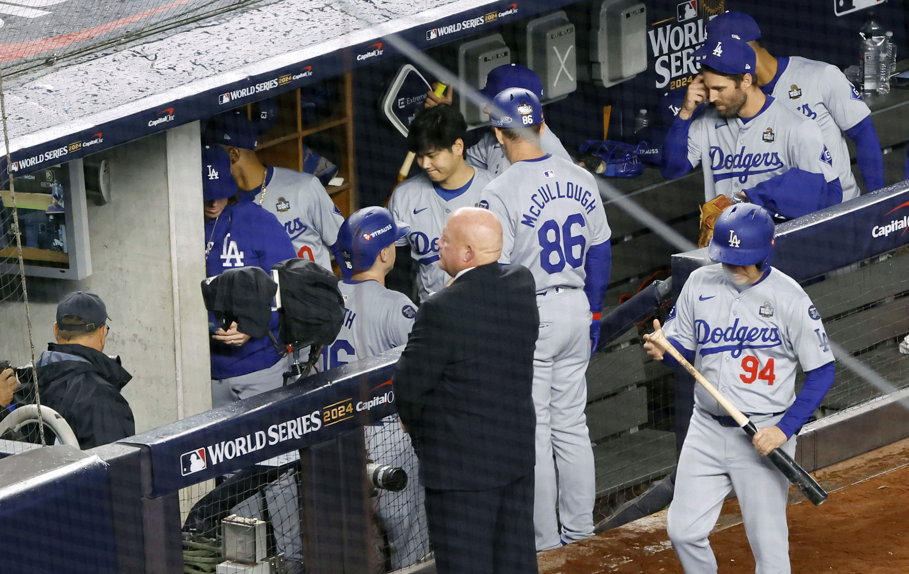 The Los Angeles Dodgers after losing to the New York Yankees. | Source: Getty Images