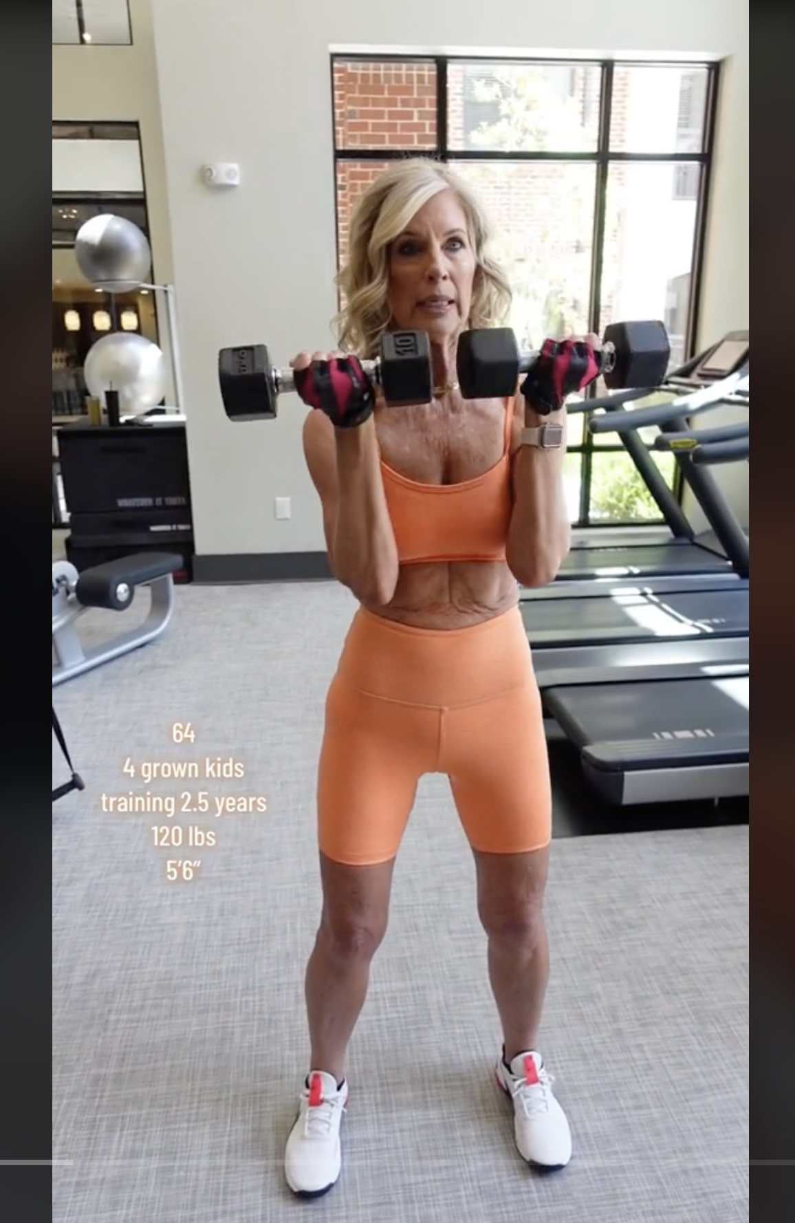 Harrah Brown lifting dumbbells in a video dated April 24, 2023 | Source: tiktok.com/@harrahbrown