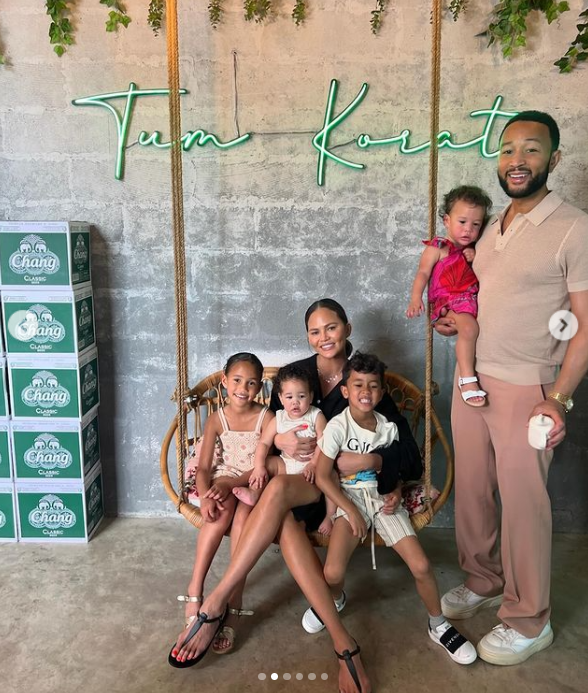 A screenshot featuring Chrissy Teigen with her husband John Legend and their four children in Thailand. | Source: Instagram/chrissyteigen