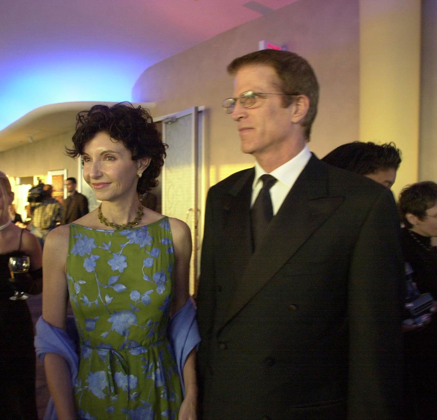 Mary Steenburgen and her husband Ted Danson during the Paraquad benefit at the Chase Park Plaza on April 29, 2000 in St. Louis, Missouri. / Source: Getty Images