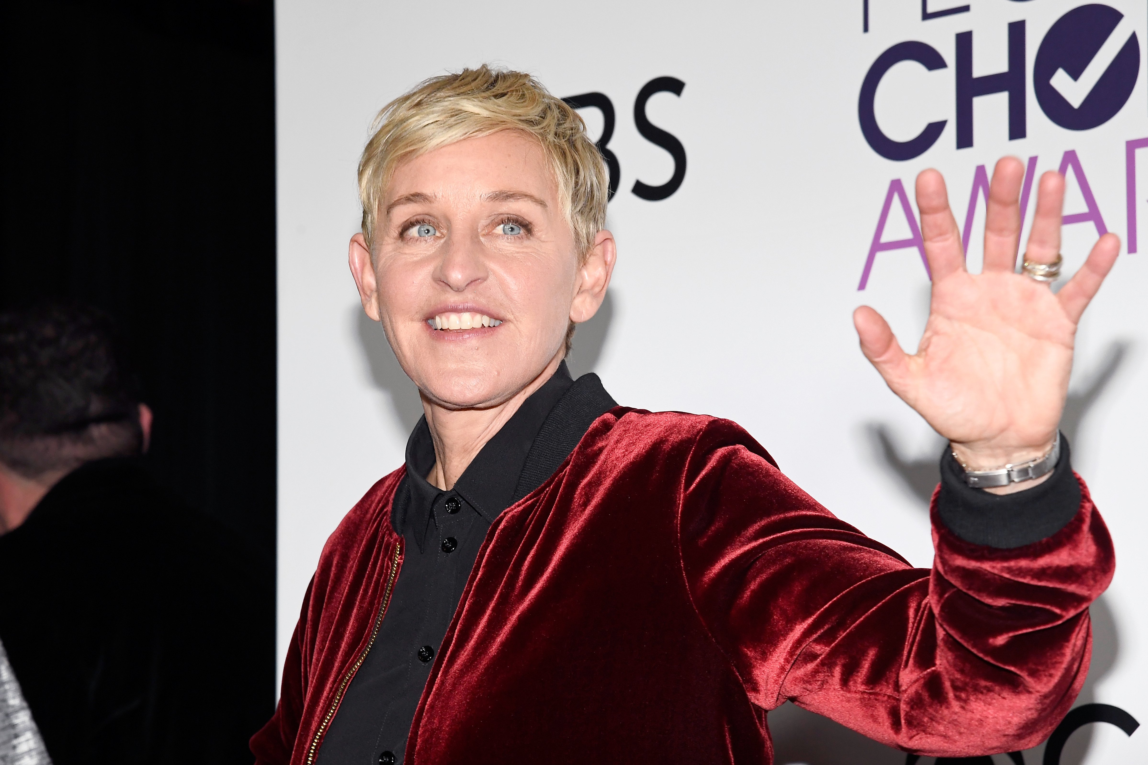 Ellen DeGeneres poses at the People's Choice Awards in Los Angeles, California on January 18, 2017 | Photo: Getty Images