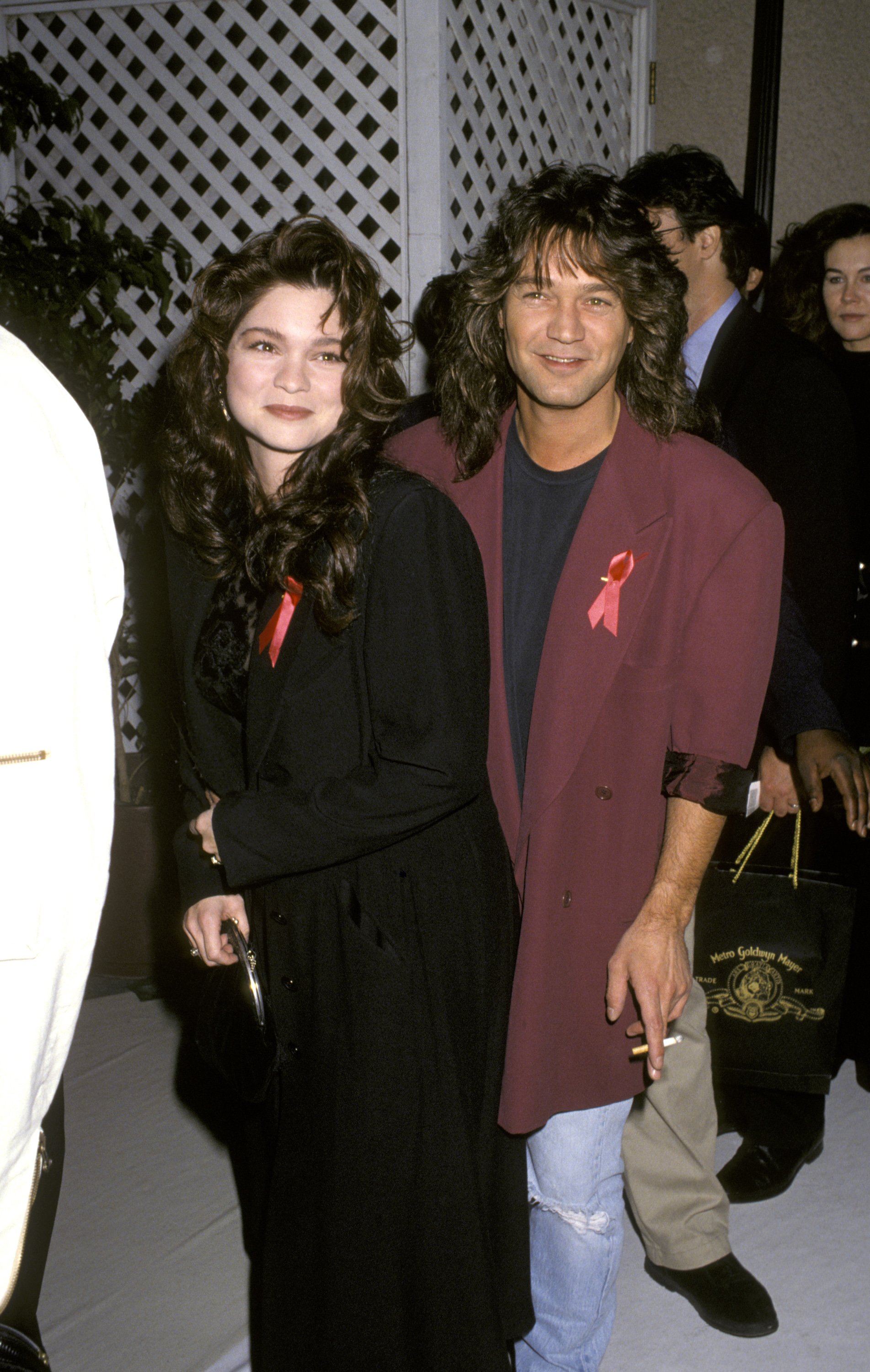  Valerie Bertinelli and Eddie Van Halen attend the APLA 6th Commitment to Life Concert Benefit at Universal Amphitheater in Universal City, California, on November 18, 1992. | Source: Getty Images
