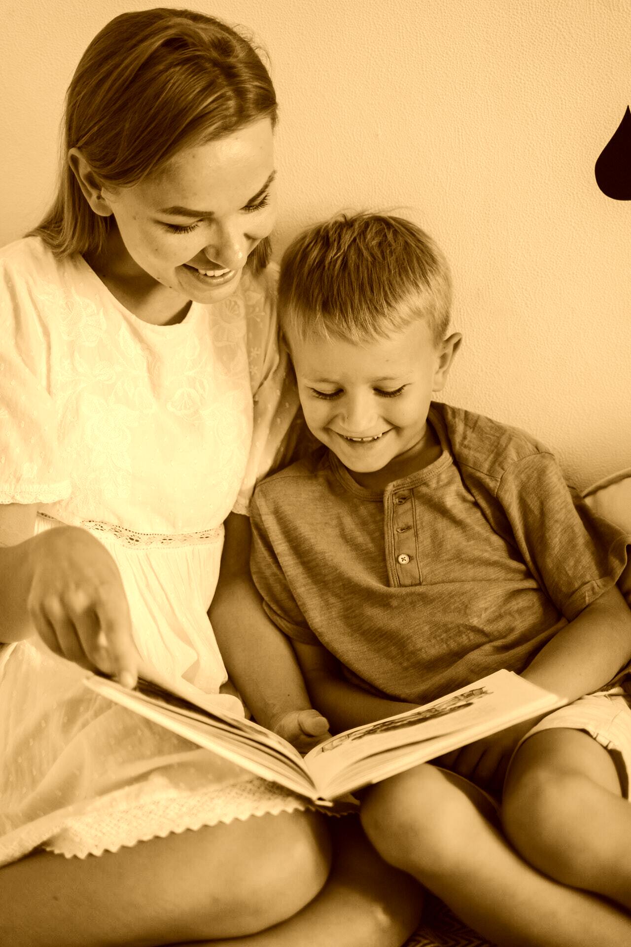 Camden explained that their mom also read him The Three Musketeers. | Source: Pexels