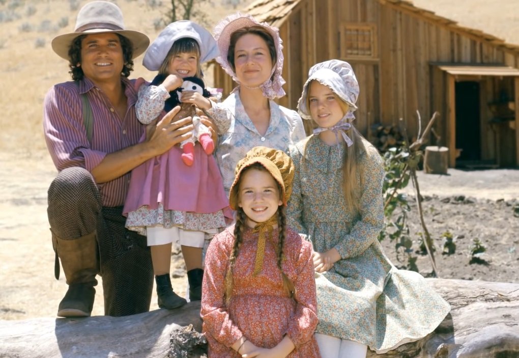 Mary junto a sus coprotagonistas en 'La Familia Ingalls'. | Foto: YouTube/CBS Sunday Morning