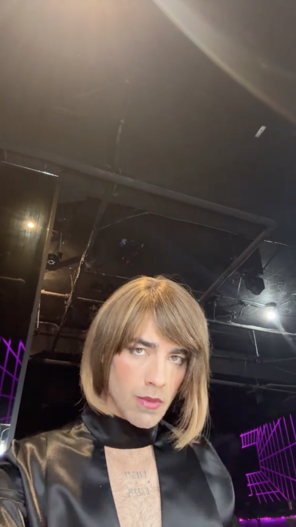 Joe Jonas's TikTok video fully dressed as a female | Source: TikTok.com/@joejonas