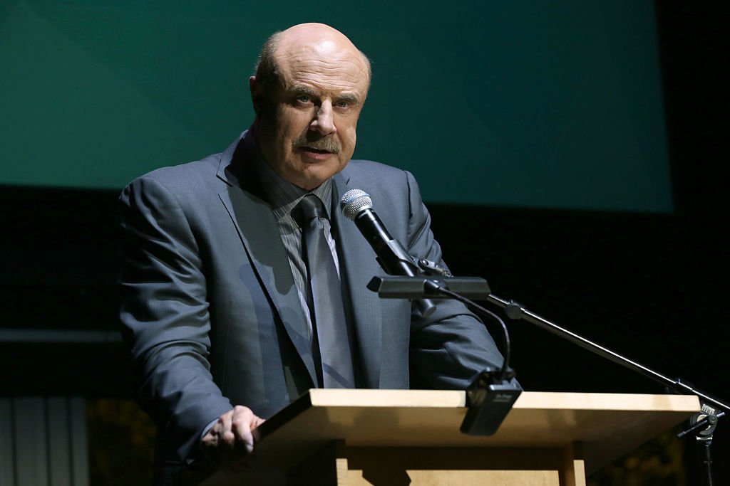 Dr. Phil McGraw speaking at the Children's Museum in California in November 2016. | Photo: Getty Images