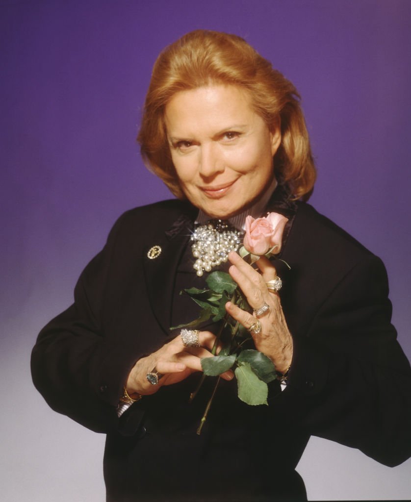 El psíquico Walter Mercado posa para un retrato en 2001 en Los Ángeles, California. I Foto: Getty Images. El psíquico Walter Mercado posa para un retrato en 2001 en Los Ángeles, California. I Foto: Getty Images.