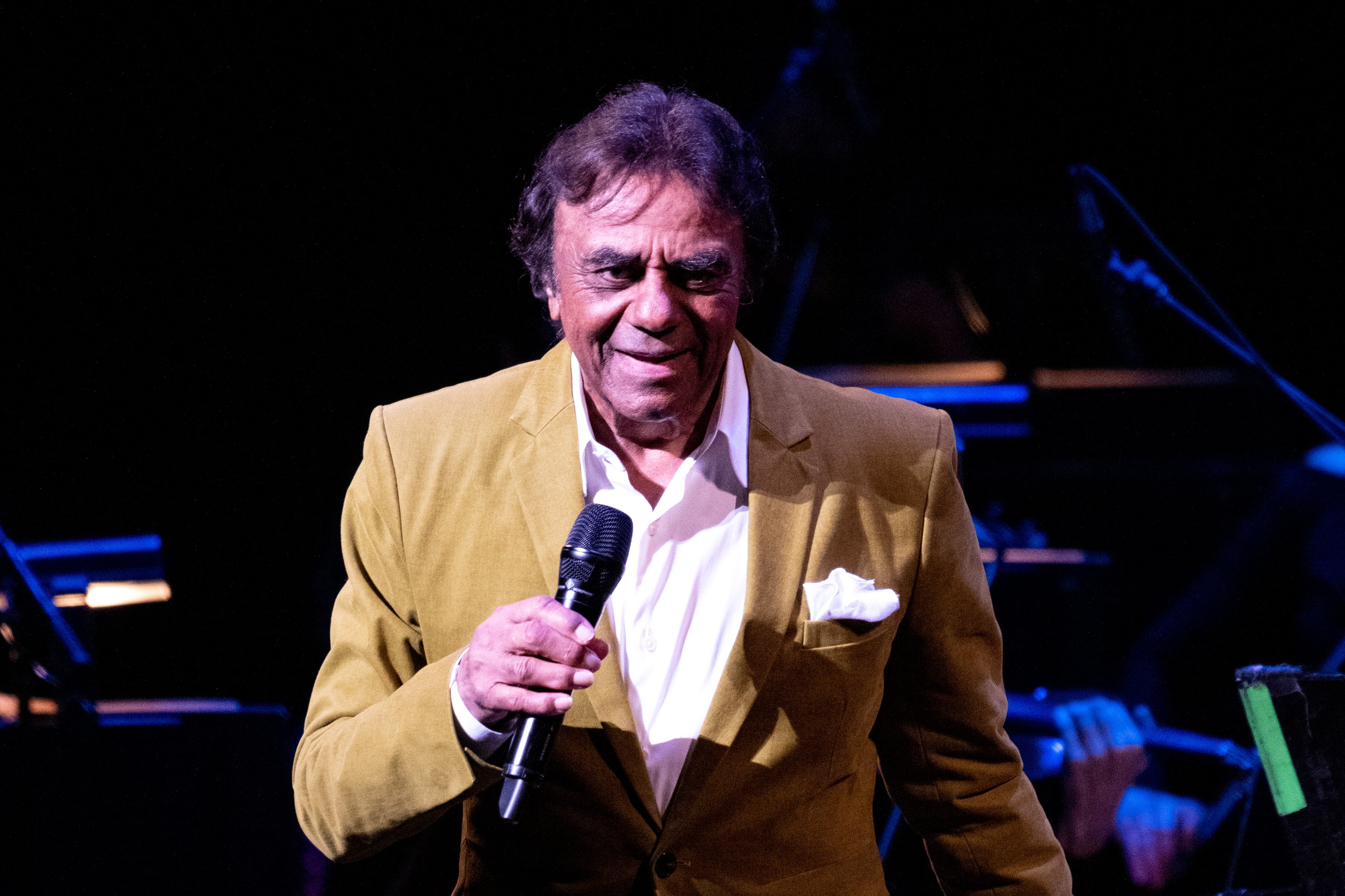 Johnny Mathis during his Christmas concert on December 23, 2022 in Irvine, California. | Source: Getty Images