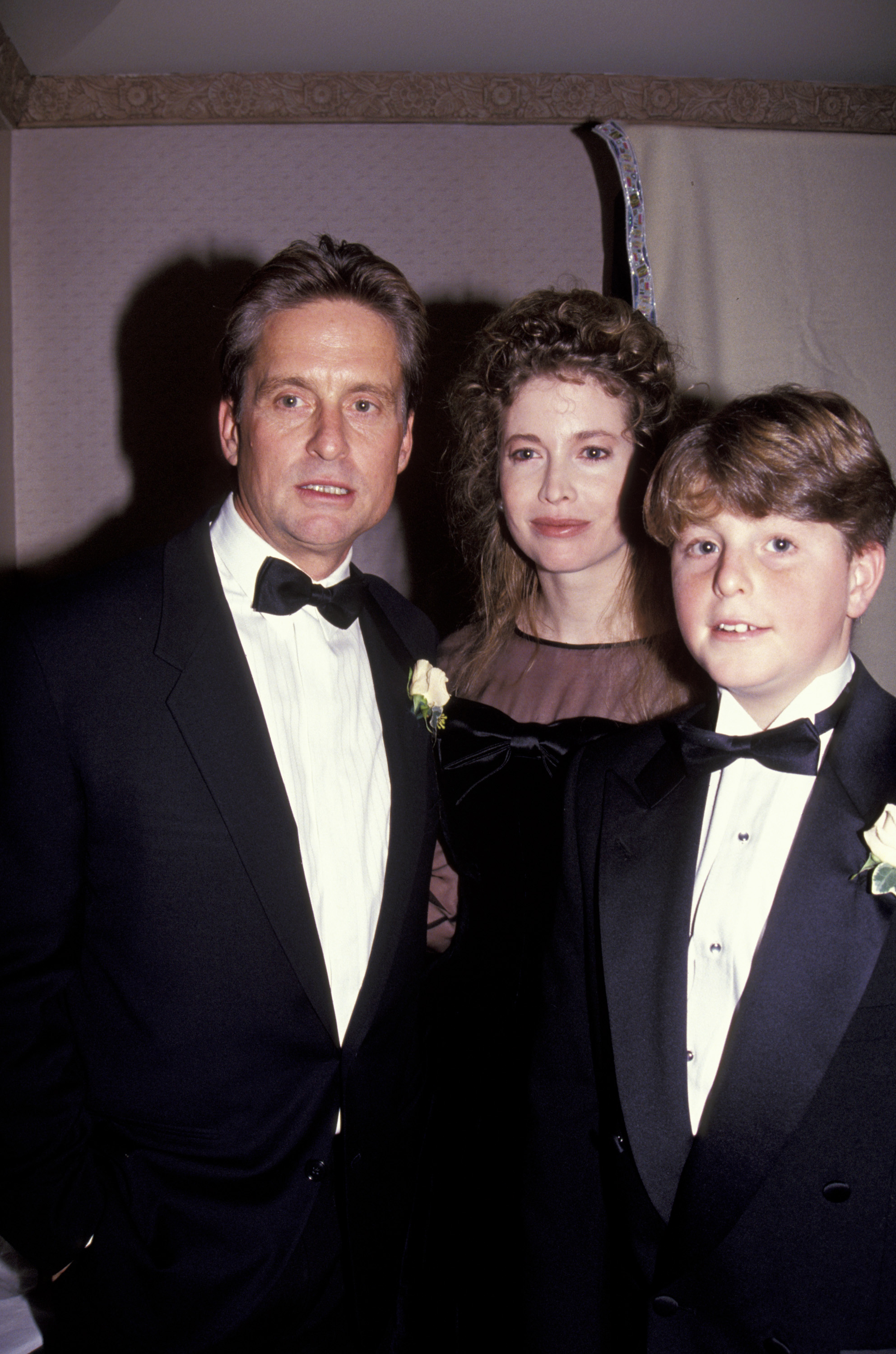 Michael Douglas, Diandra Douglas, and Cameron Douglas at 8th Red Cross Humanitarian Awards and Dinner Dance | Source: Getty Images