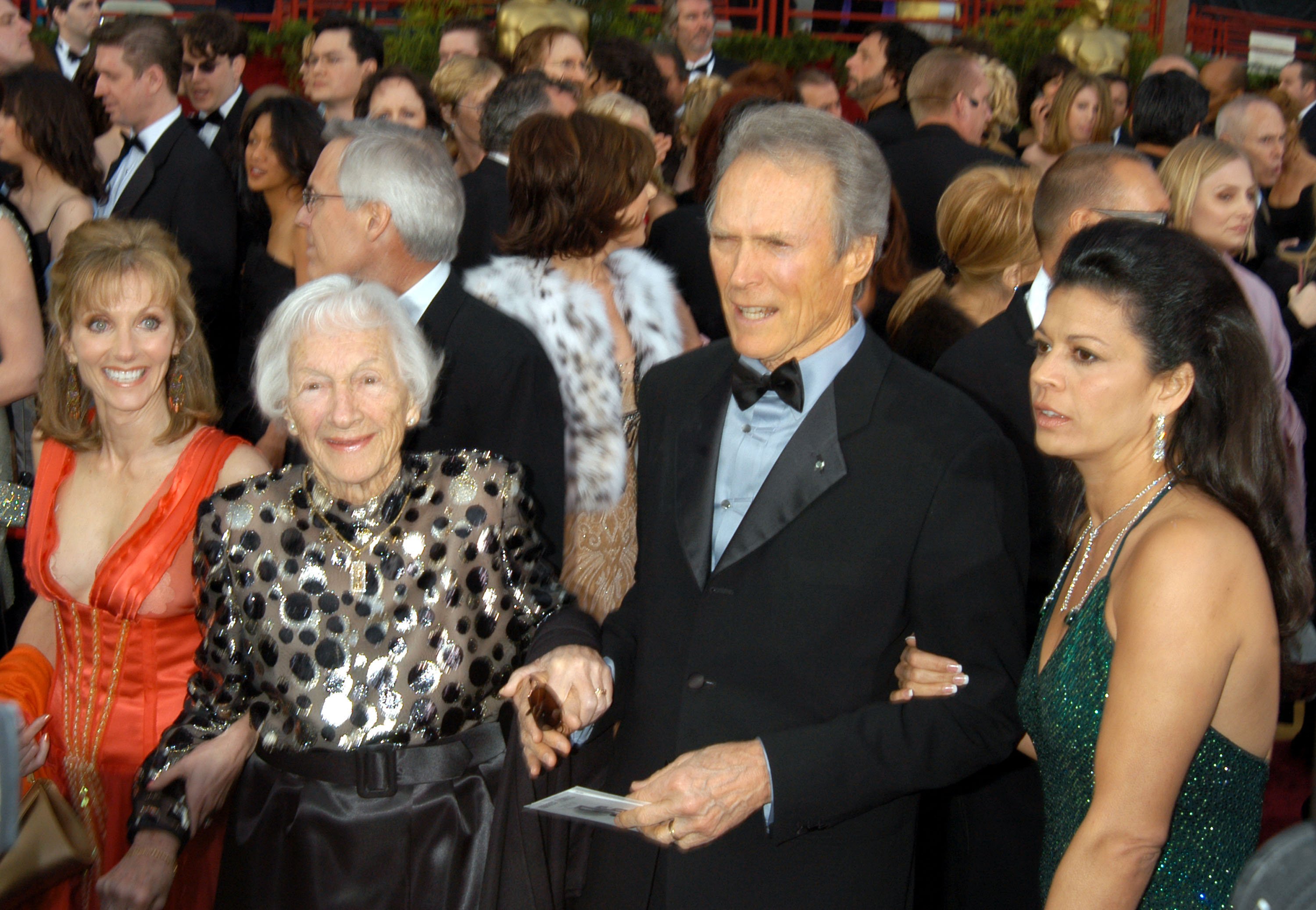 Clint Eastwood with daughter Laurie Murray, mother Ruth Wood and wife Dina Eastwood | Photo: SGranitz/WireImage via Getty Images