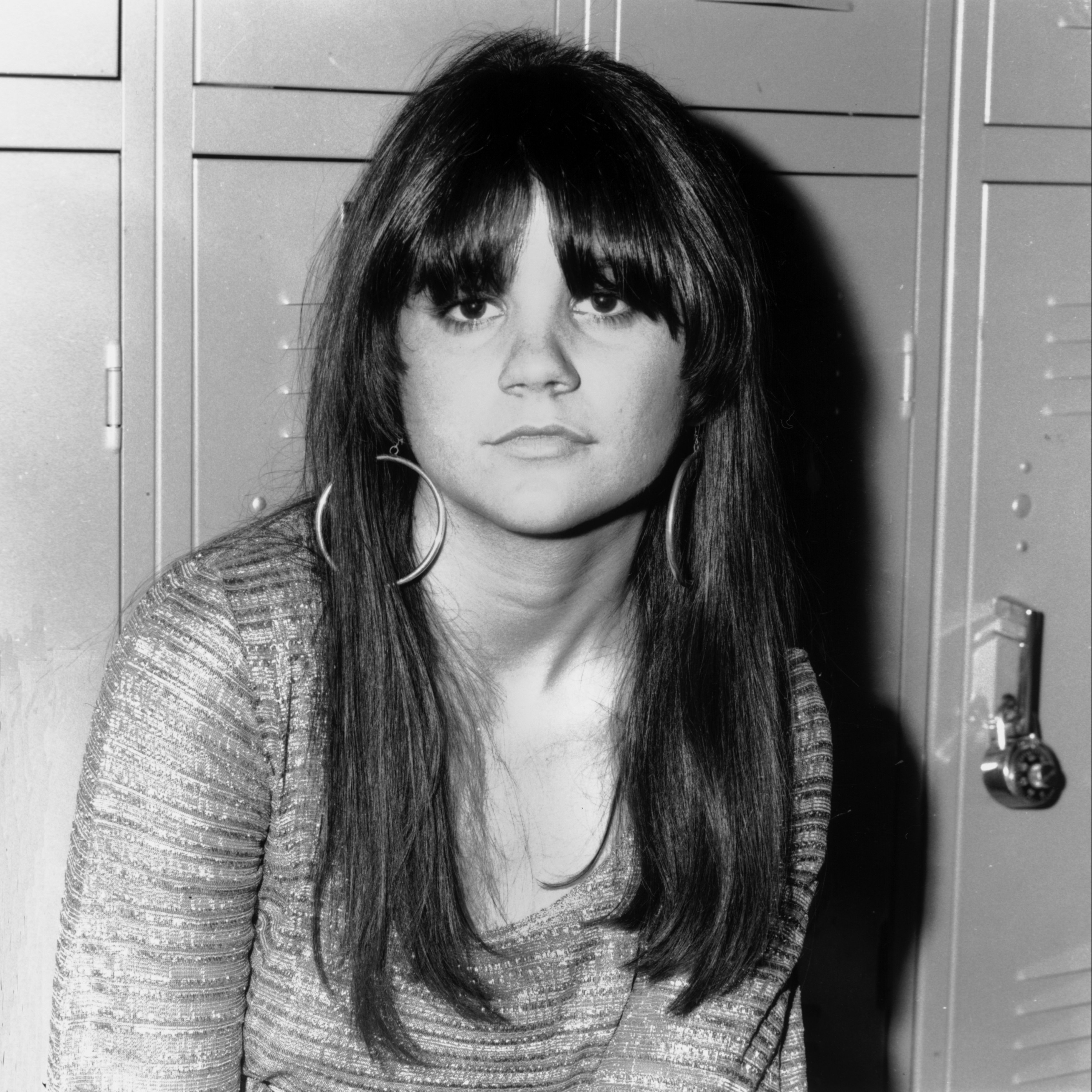 Linda Ronstadt when she performed with the Stone Poneys at Palo Verdo High School, on May 8, 1968, in Tucson |  Source: Getty Images