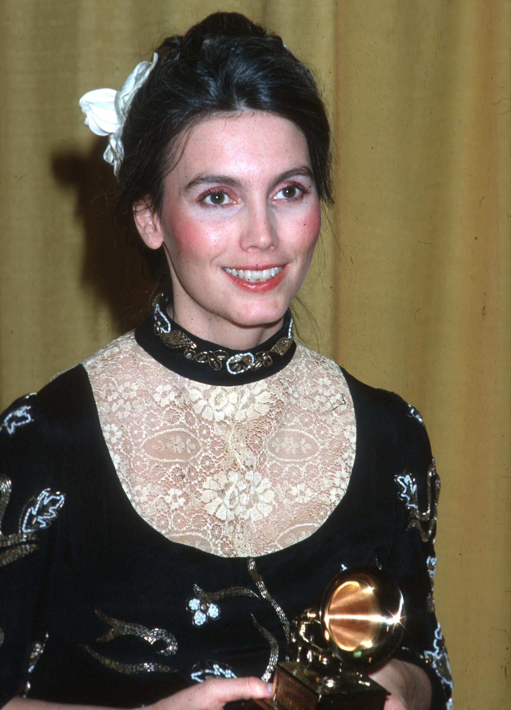 Emmylou Harris circa 1970. | Source: Getty Images