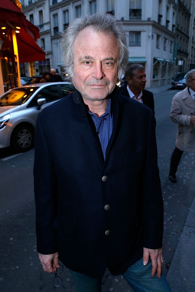 Franz-Olivier Giesbert assiste à la "Garde Alternee": pièce de théâtre au Théâtre des Mathurins le 6 mars 2016 à Paris, France. | Photo : Getty Images Franz-Olivier Giesbert assiste à la "Garde Alternee": pièce de théâtre au Théâtre des Mathurins le 6 mars 2016 à Paris, France. | Photo : Getty Images