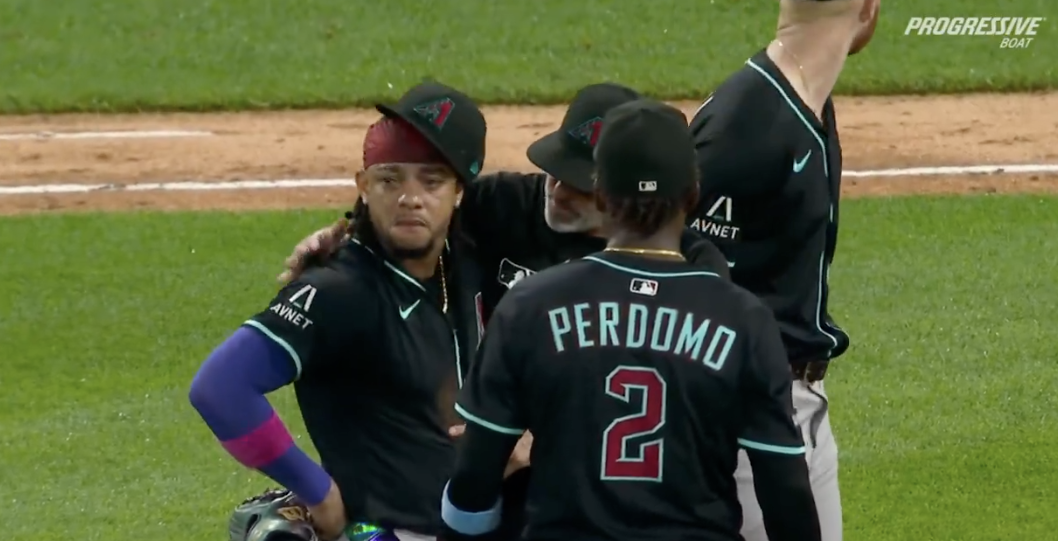 Ketel Marte is seen in tears after a fan yelled derogatory comments about his late mother on June 25, 2025 | Source: X/Jomboy Media