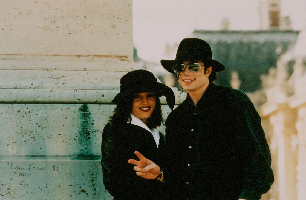 Michael Jackson and Lisa Marie Presley pose for a photo in France in September 1994 | Photo: Getty Images