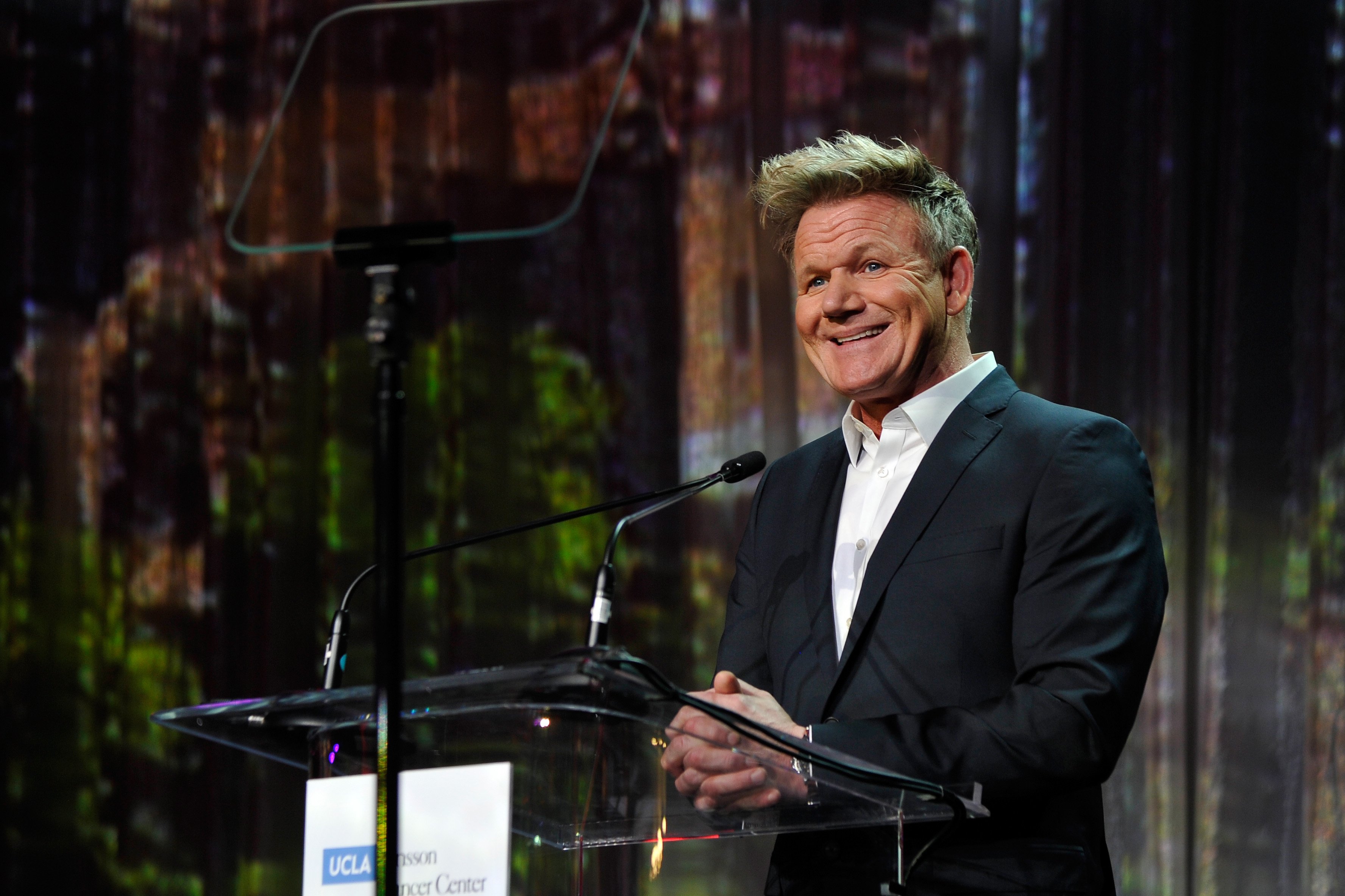 Chef and restaurateur Gordon Ramsay onstage. | Photo: Getty Images