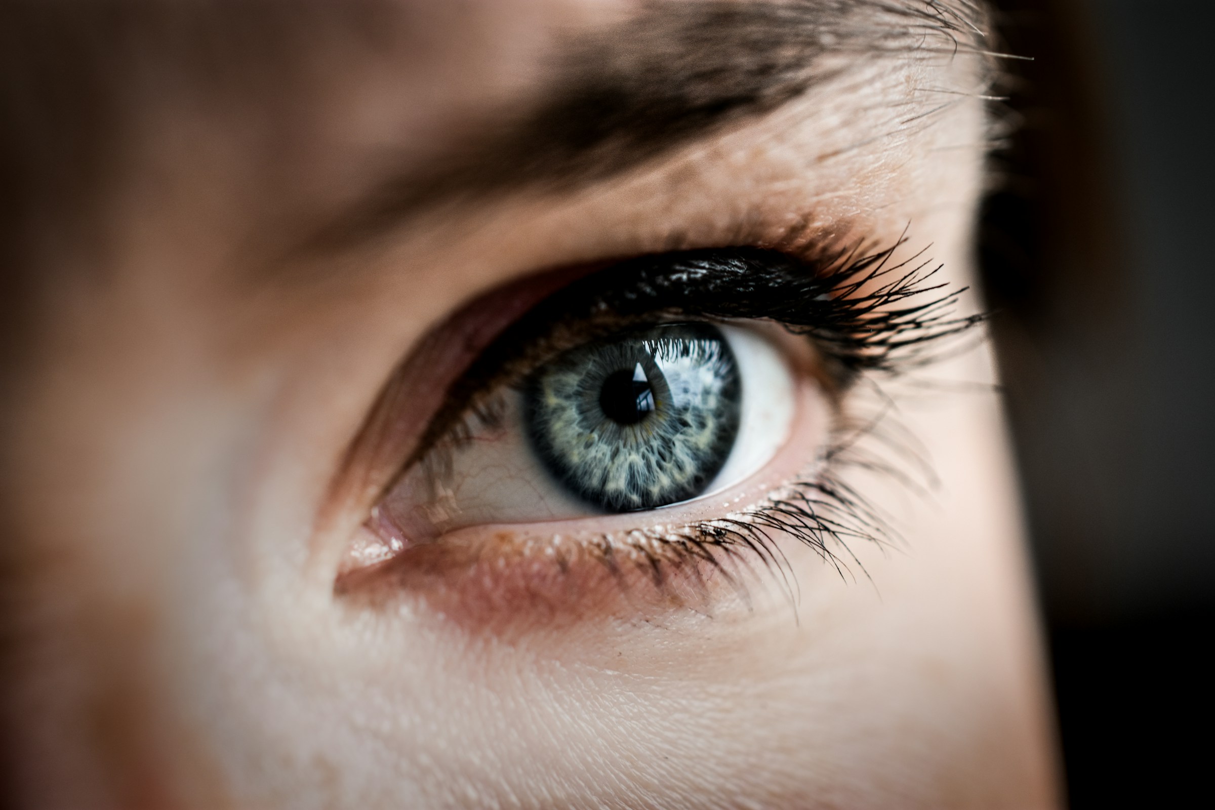 A close up of a woman's eye | Source: Unsplash