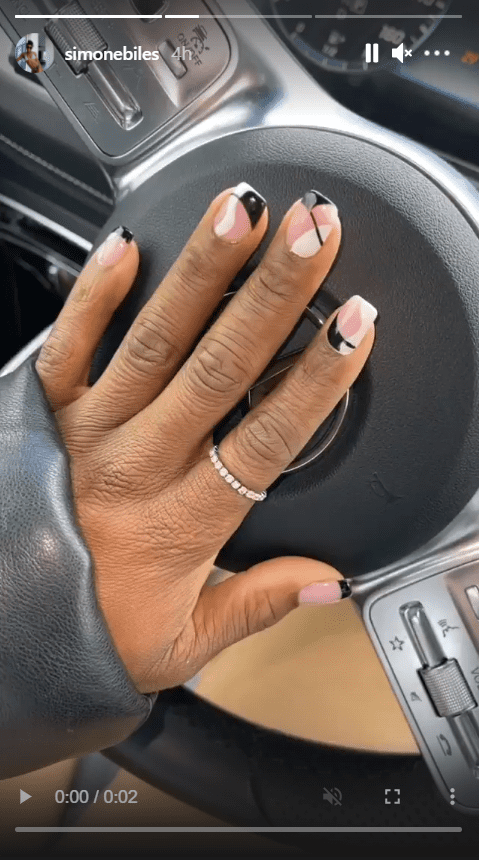 Simone Biles shares a clip of her fixed nails and ring. | Photo: Instagram/Simonebiles