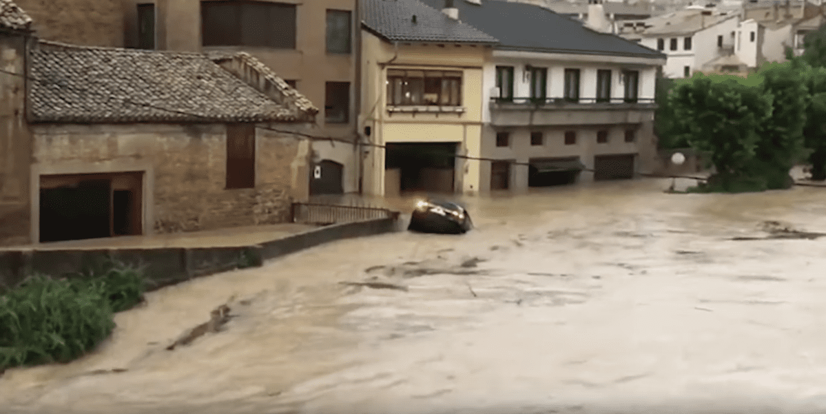 Imagen de las inundaciones en Navarra, España. | Imagen: YouTube/EL PAÍS Imagen de las inundaciones en Navarra, España. | Imagen: YouTube/EL PAÍS