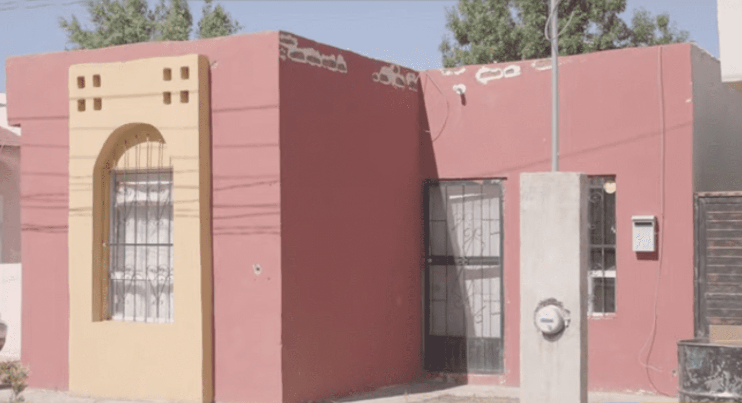 Fachada de la vivienda de la familia Cañas González. | Foto: YouTube/Coppel Fachada de la vivienda de la familia Cañas González. | Foto: YouTube/Coppel