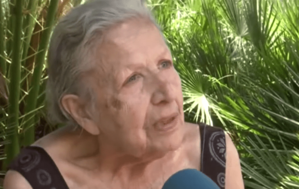 Paquita, anciana de 90 años que fue desalojada en Barcelona, España. | Imagen: YouTube/Vaya Noticias