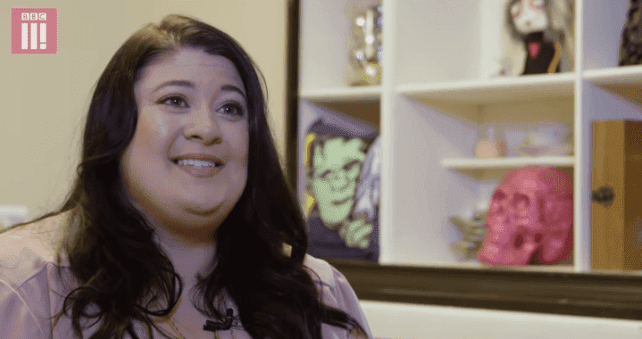 Nicci has two vaginas, two wombs, and two cervixes. | Photo: YouTube/BBC Three