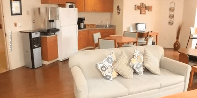 Imagen de una habitación del hospicio de la Universidad de Miami. | Imagen: YouTube/Ventaneando Imagen de una habitación del hospicio de la Universidad de Miami. | Imagen: YouTube/Ventaneando