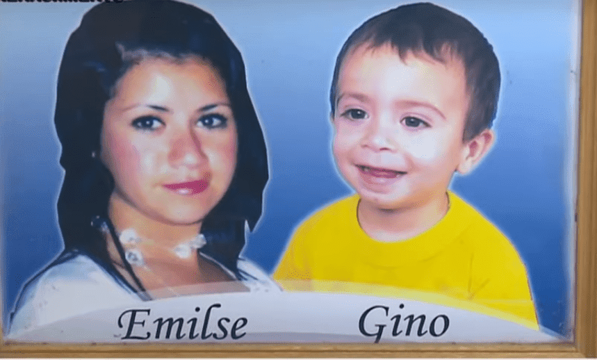 Gino has few pictures alongside his dead mom. | Source: YouTube/eldoce