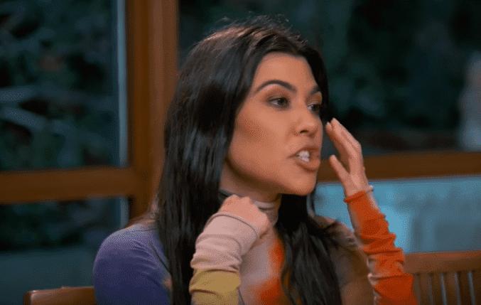 Kourtney Kardashian explaining to her family why the nanny quit | Photo: E! News