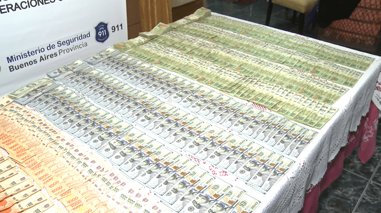 Police seized over $40,000. | Source: YouTube/Policia Imagenes