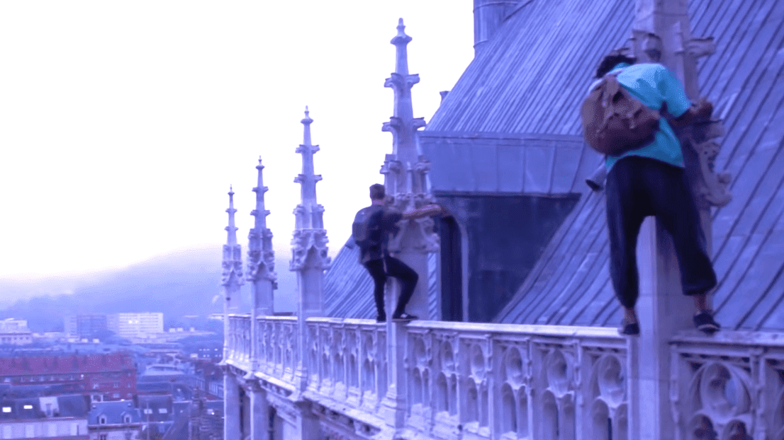source : Les Chemineaux au sommet de la cathédrale | Youtube / Les Chemineaux source : Les Chemineaux au sommet de la cathédrale | Youtube / Les Chemineaux