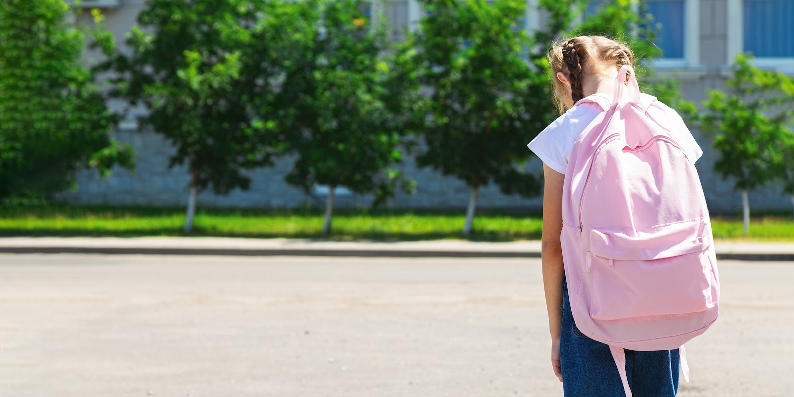 A sad little girl | Source: Shutterstock