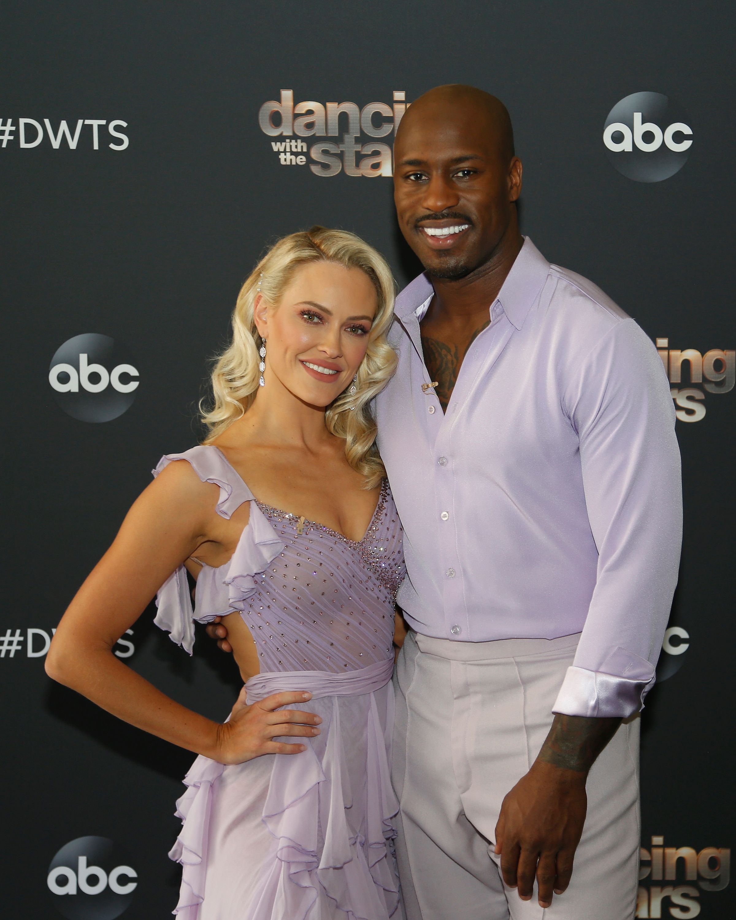 Vernon Davis and Peta Murgatroyd on the season 29 premiere of "Dancing with the Stars" on September 14, 2020 | Photo: Kelsey McNeal/ABC/Getty Images