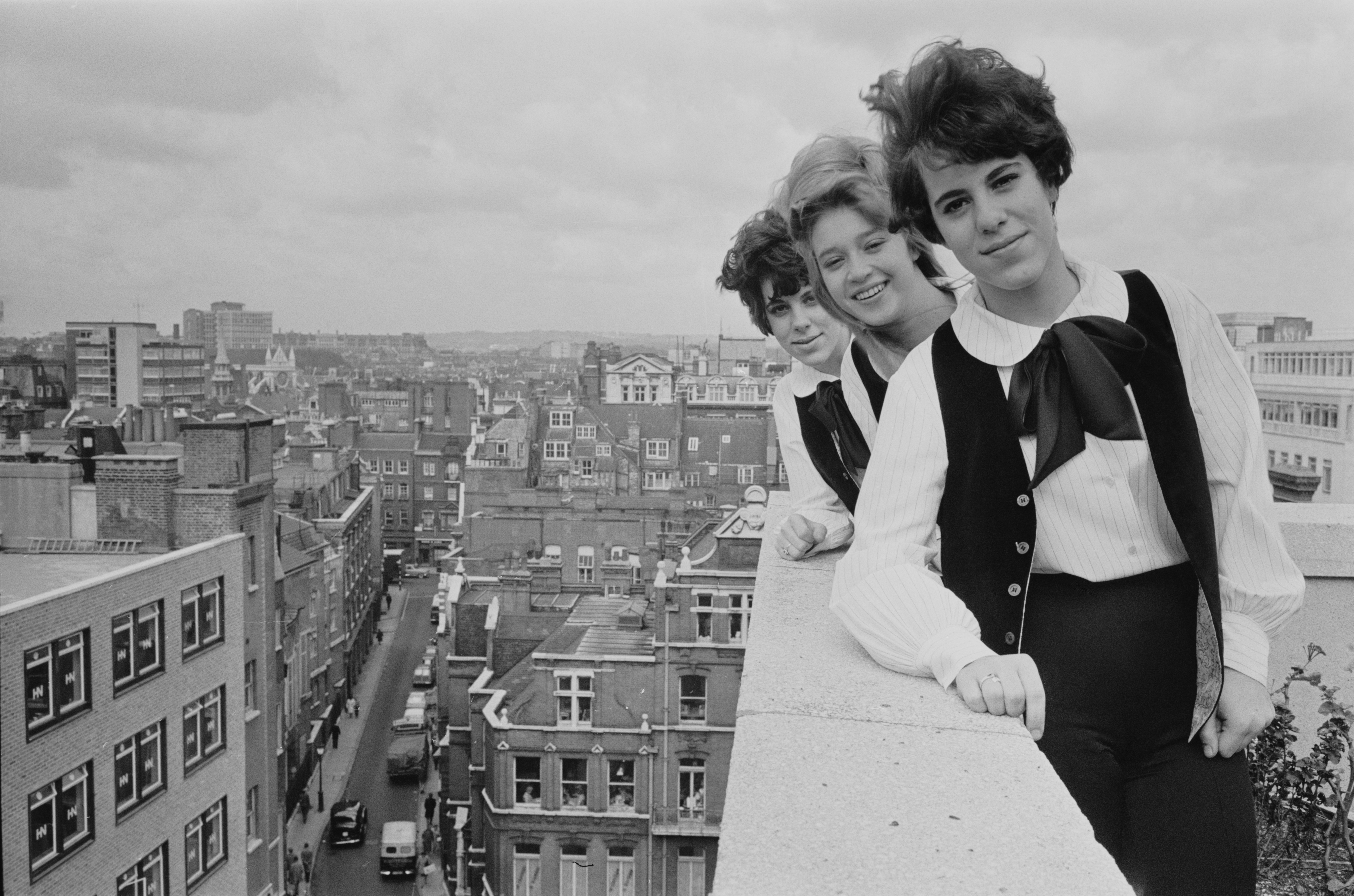 Margie Ganser, Mary Weiss, Liz Weiss posing as the Shangri-Las in London, UK, October 24, 1964. | Source: Getty Images