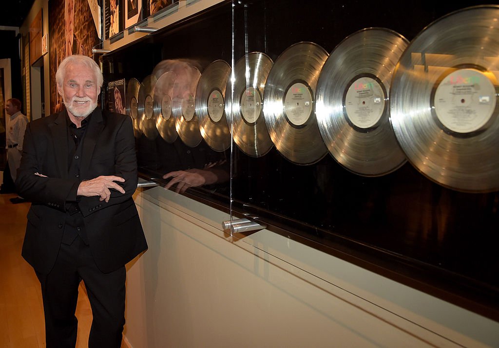 : Country Music Hall of Fame member Kenny Rogers at the Country Music Hall of Fame Kenny Rogers Exhibit Opening Reception at the Country Music Hall of Fame and Museum on August 13, 2014 in Nashville, Tennessee. | Source: Getty Images