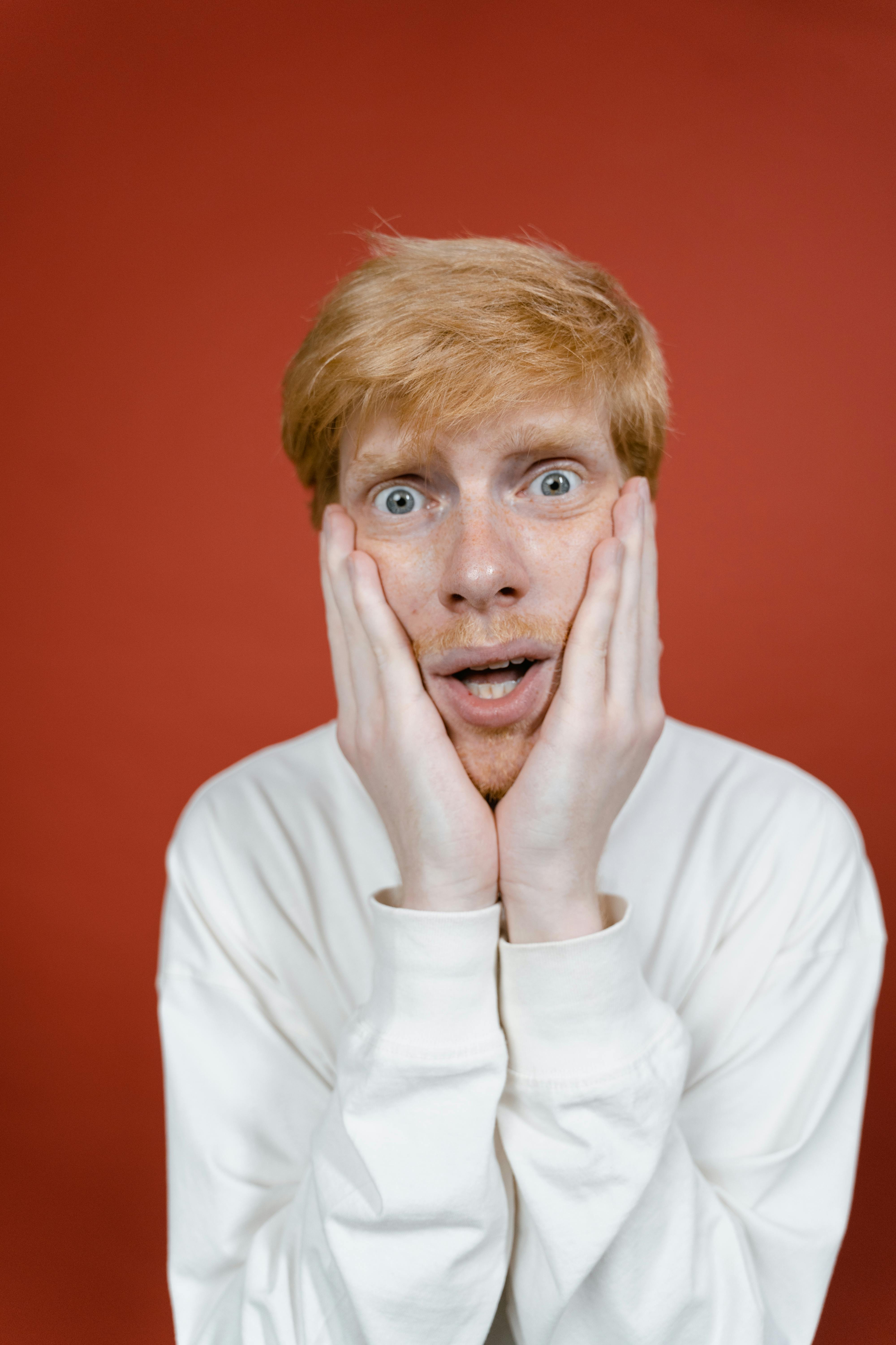 A shocked young man | Source: Pexels