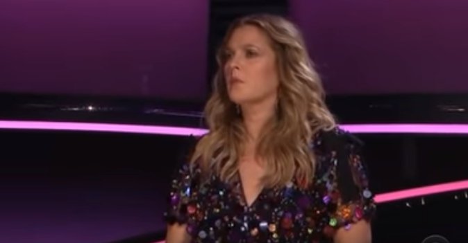 Drew Barrymore looks on while Manami Ito of Japan plays on CBS's "The World's Best" 2019 | Photo: YouTube/ Swaylex