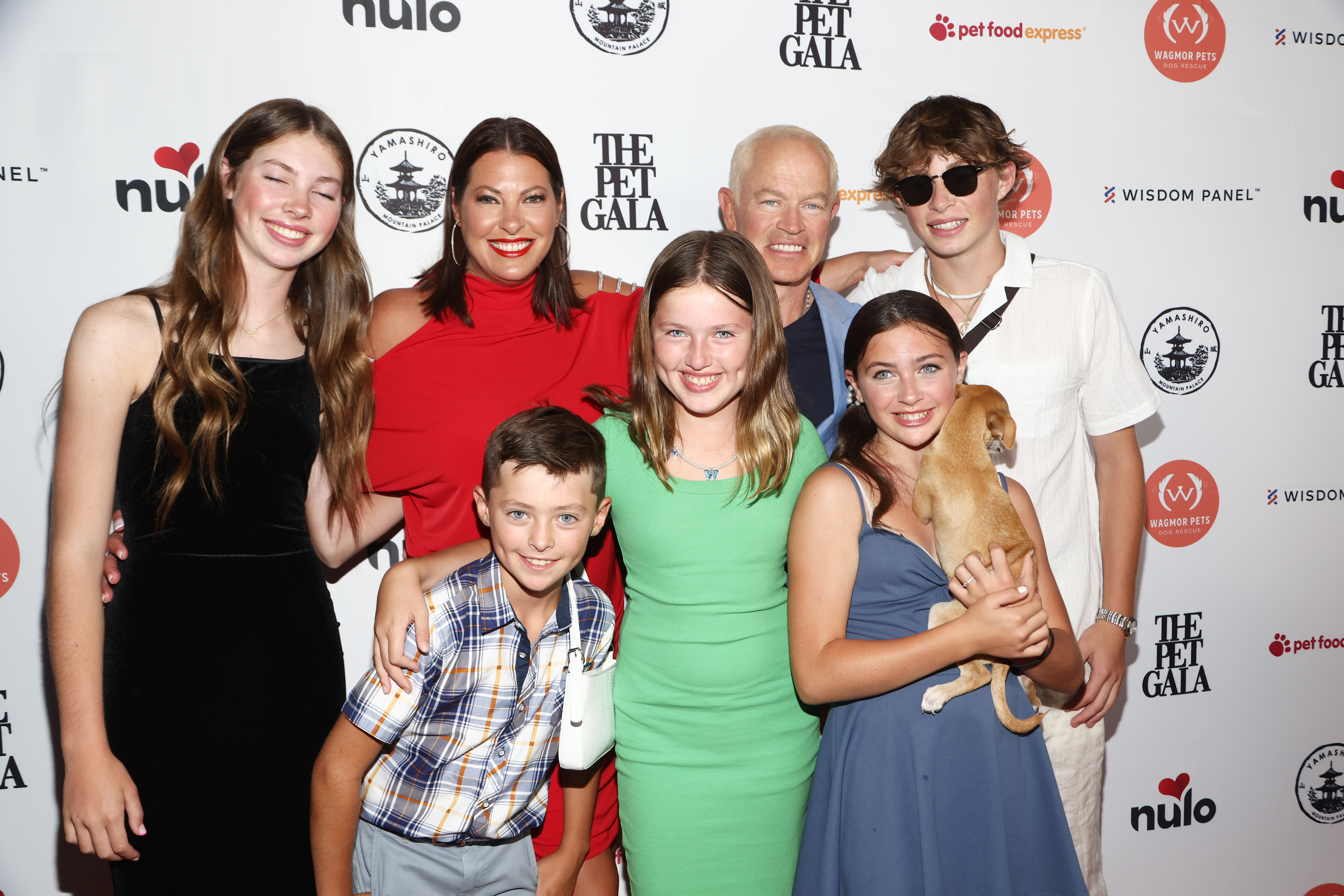 Ruve McDonough (2nd from L), Neal McDonough (C) and family at the Wagmor Pets Inaugural Pet Gala at Yamashiro Hollywood on June 27, 2022 in Los Angeles, California. | Source: Getty Images